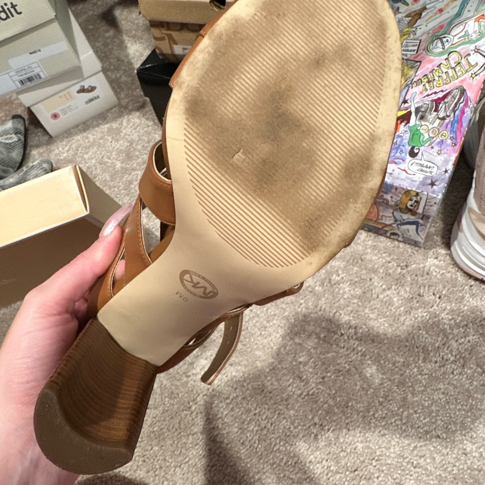 Women’s Michael Kors heels - Picture 4 of 4